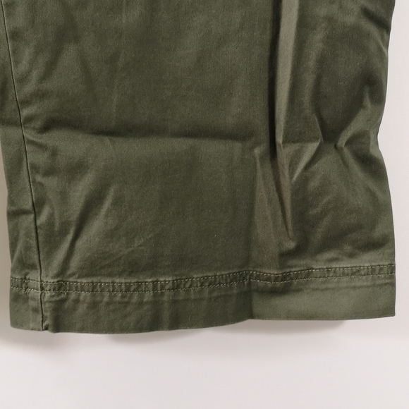 NWT Chaps Women's 3/4 Cargo, Petite Size 12, Military Green w/ pockets, straight - Picture 4 of 8